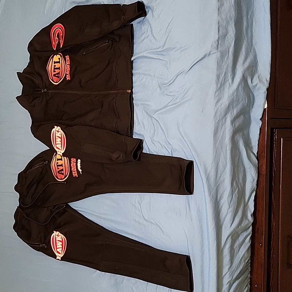 Atlanta Hawks Sweatsuit Men top medium, pants small